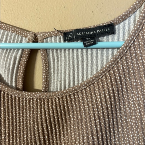 Adrianna Papell women’s flutter sleeve blouse 2X - Picture 6 of 7